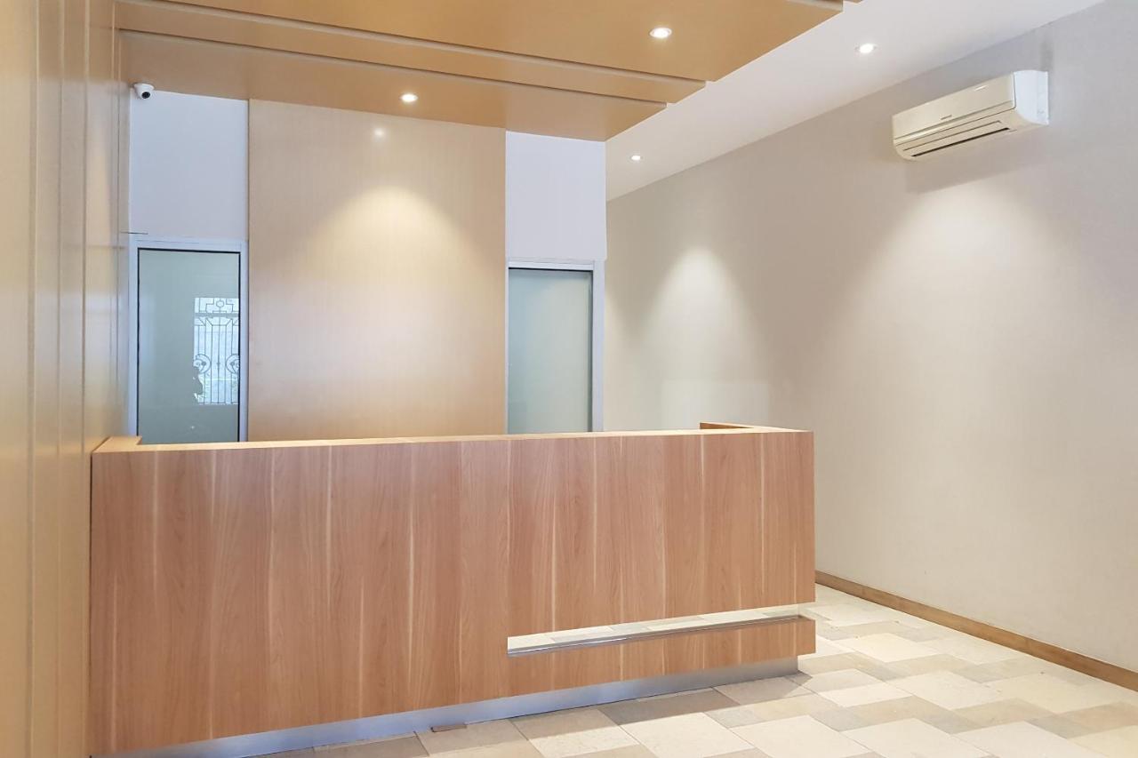 Oyo 90015 Platinum Guest House Medan Exterior foto