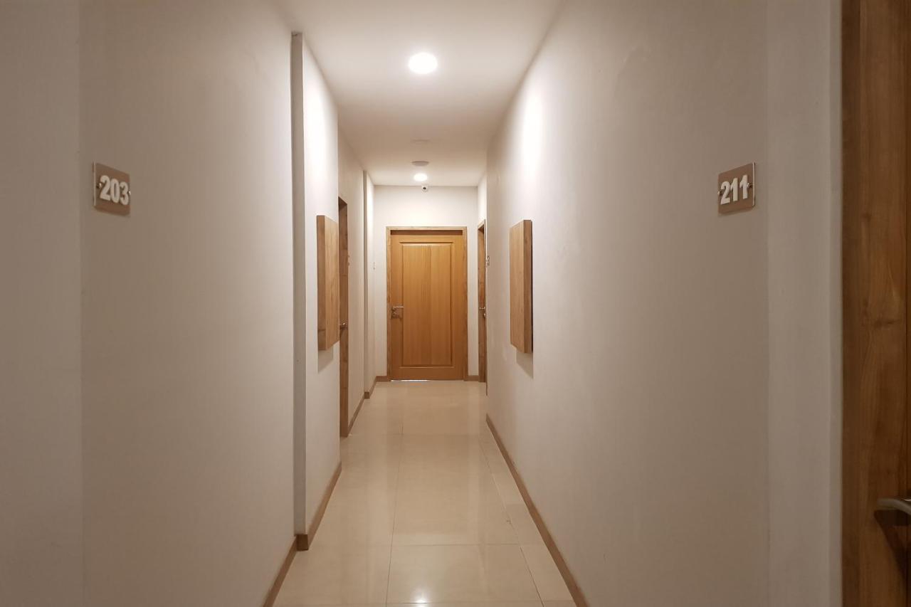 Oyo 90015 Platinum Guest House Medan Exterior foto