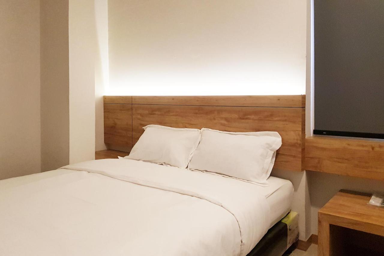 Oyo 90015 Platinum Guest House Medan Exterior foto