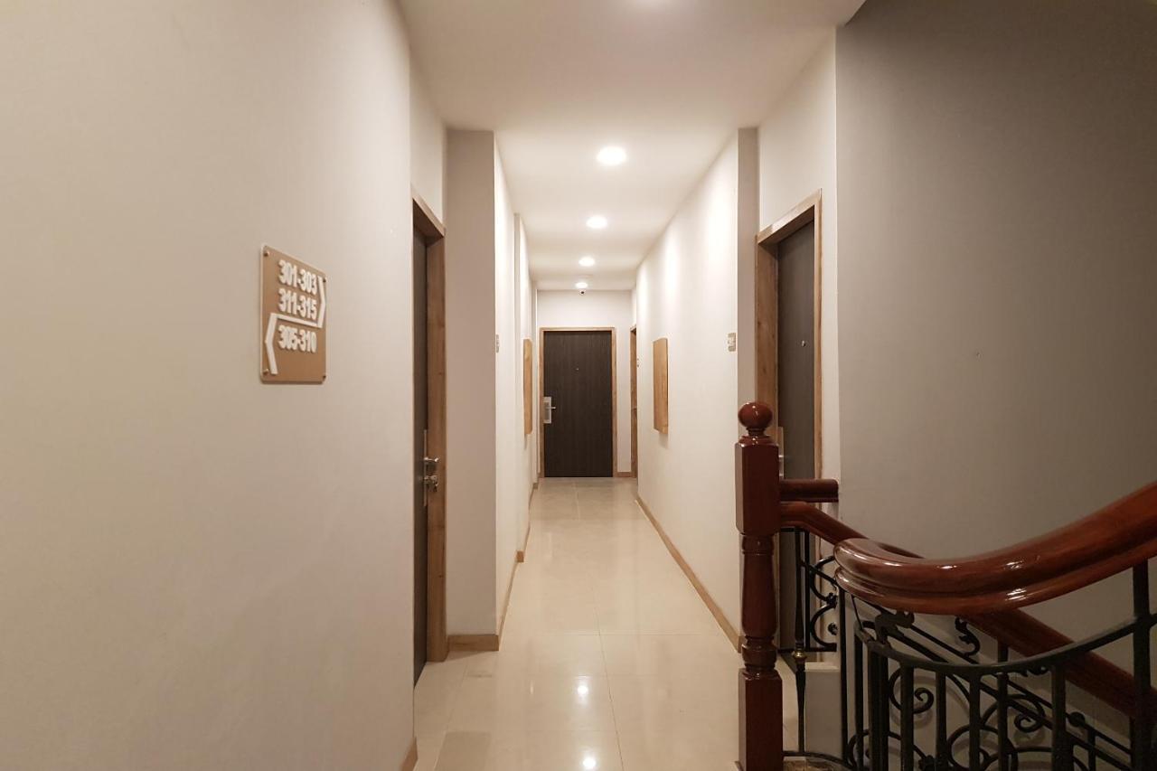 Oyo 90015 Platinum Guest House Medan Exterior foto